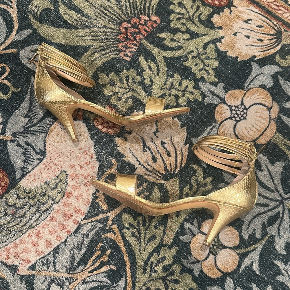 Vince Camuto 8.5 gold heels